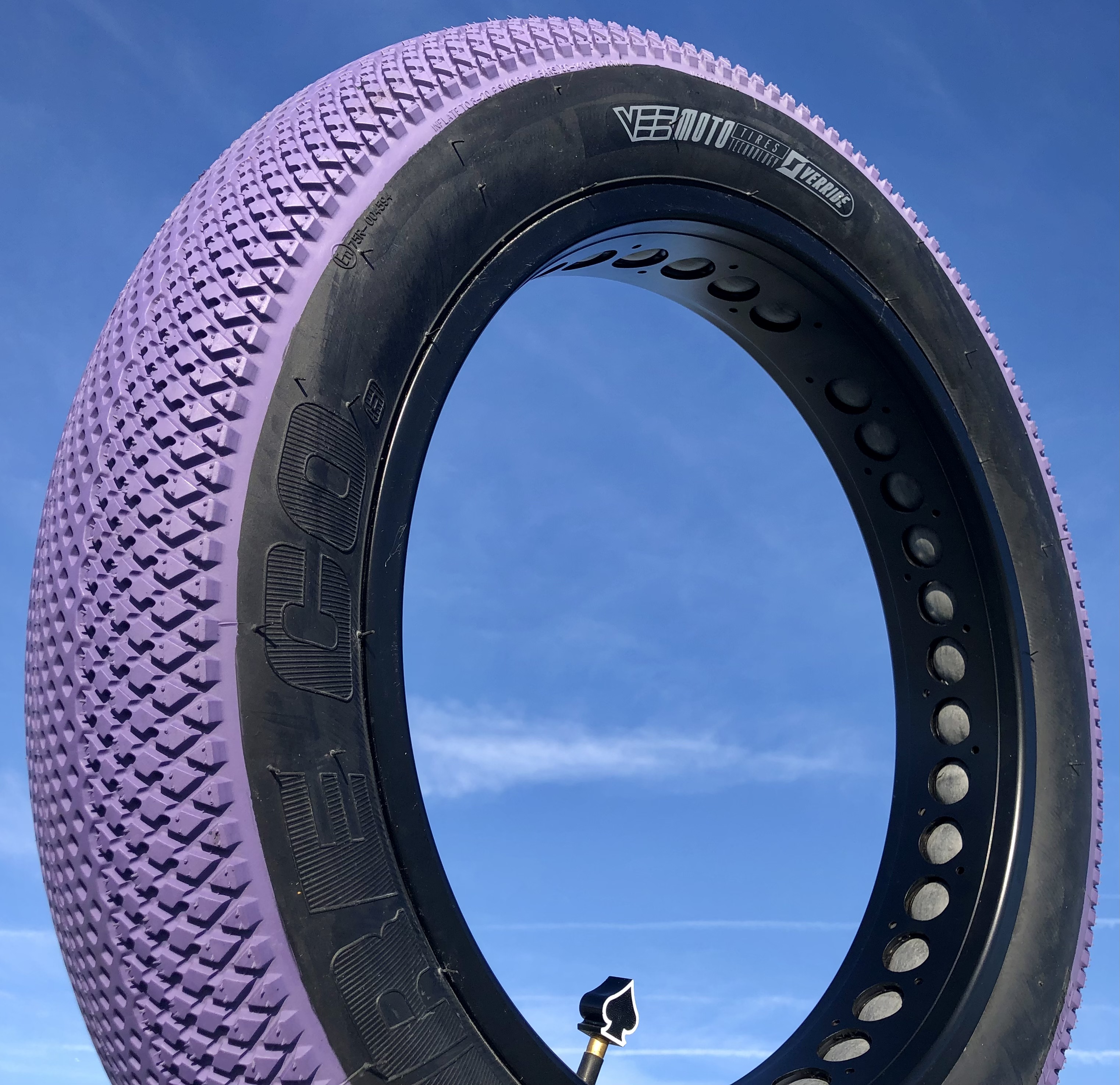 Bicycle_tire_speedster_20x4_Fatbike_limited_edition_lila_1