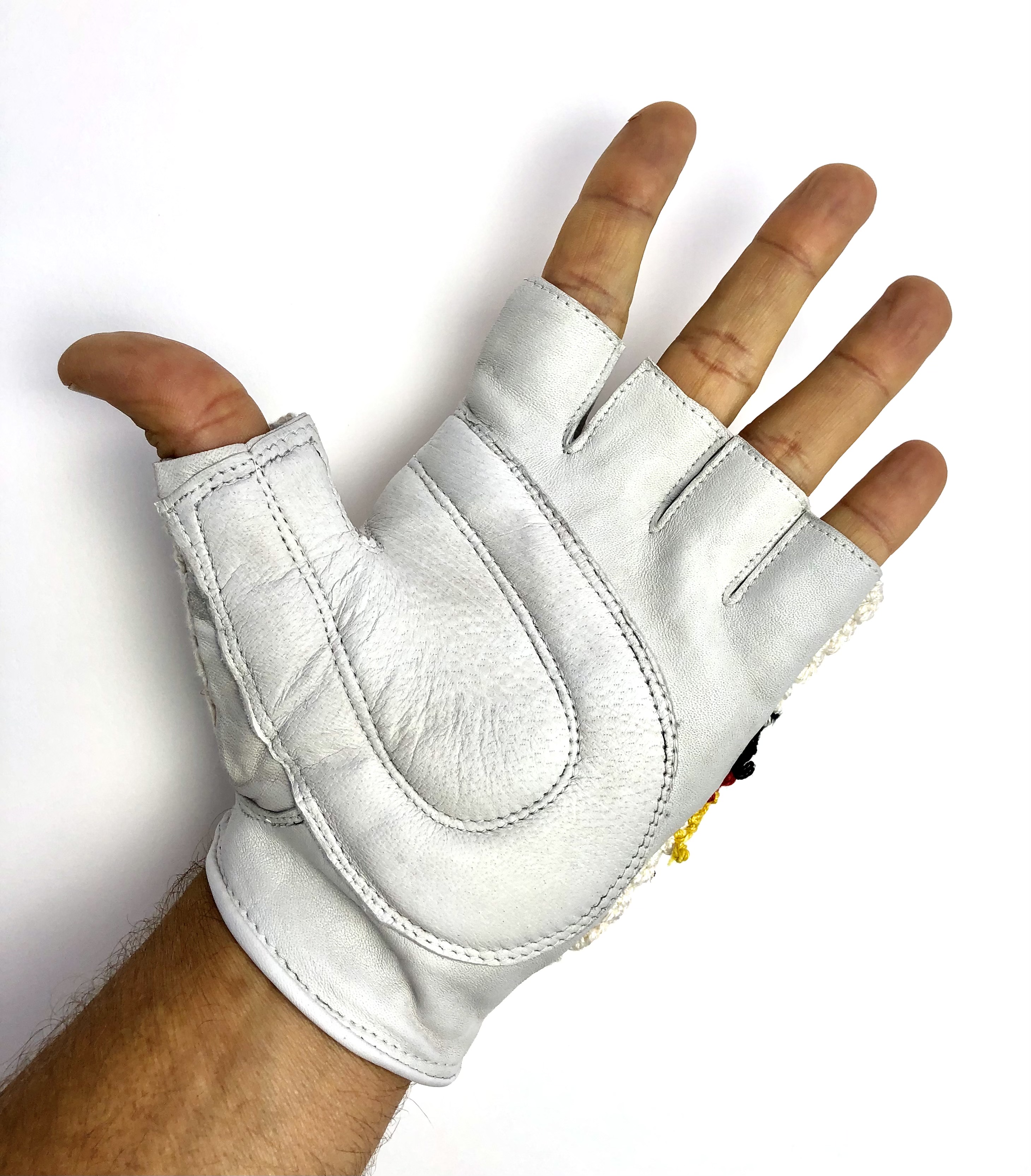 Original_GANT_1970s_vintage_grey_bicycle_gloves_with_chrocheted_upper_hand_Size_12_black-red-gold_1