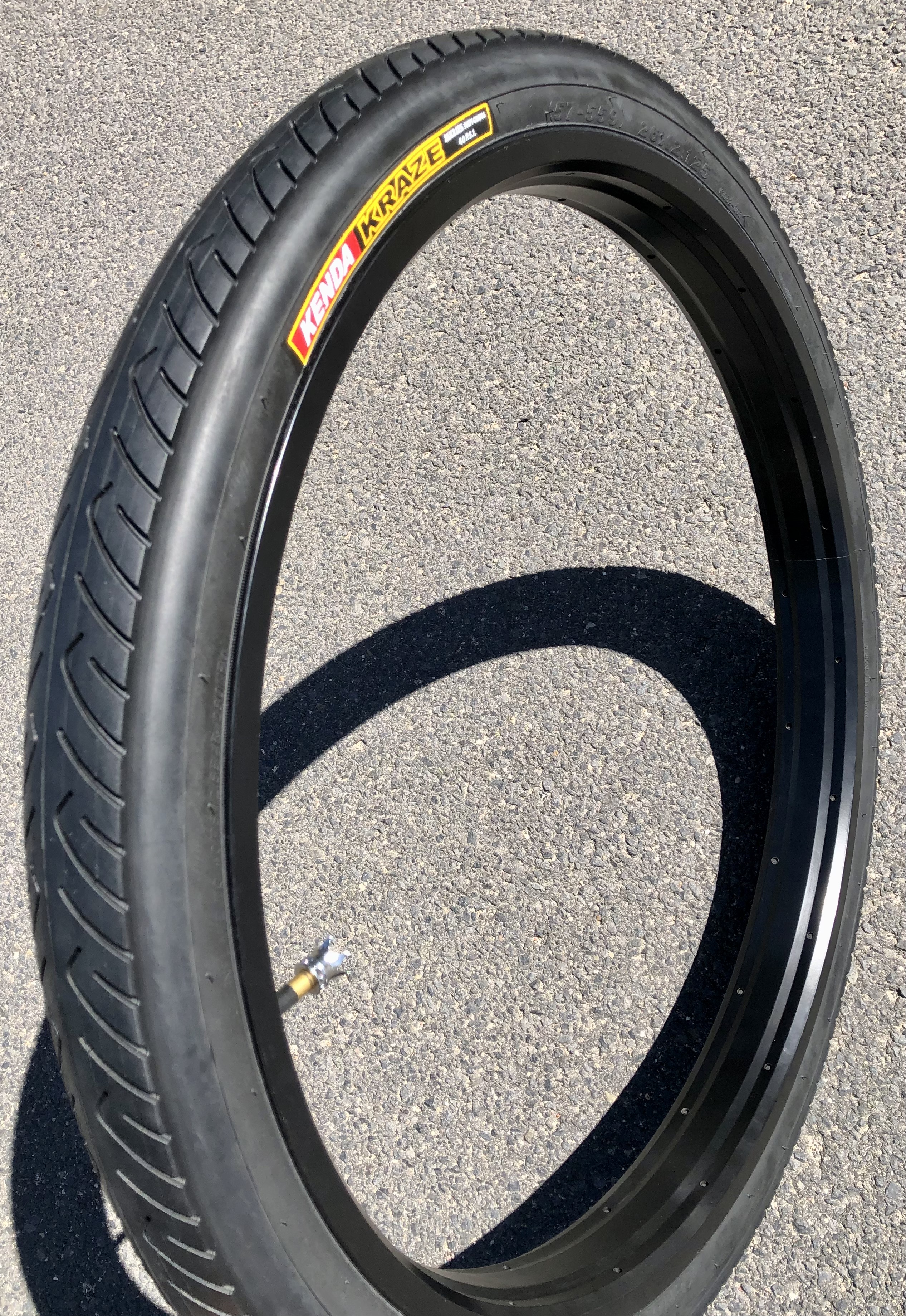 Tire_Kenda_Kraze_26x2-125_black_custom_bike_a