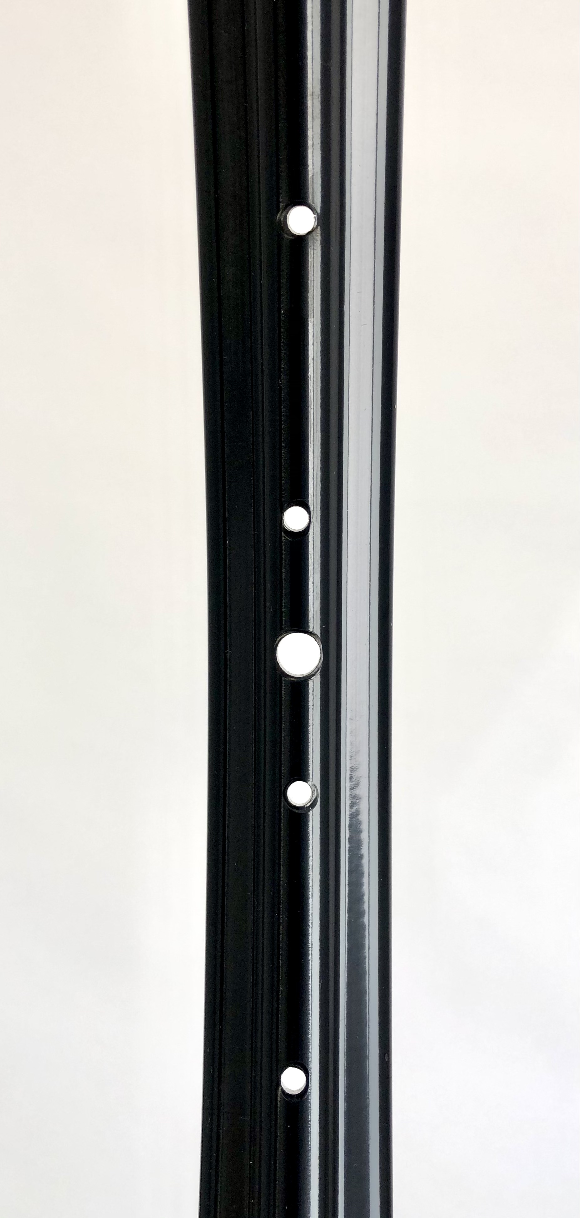 Llanta Westwood, 28 x 1 1/2, en negro