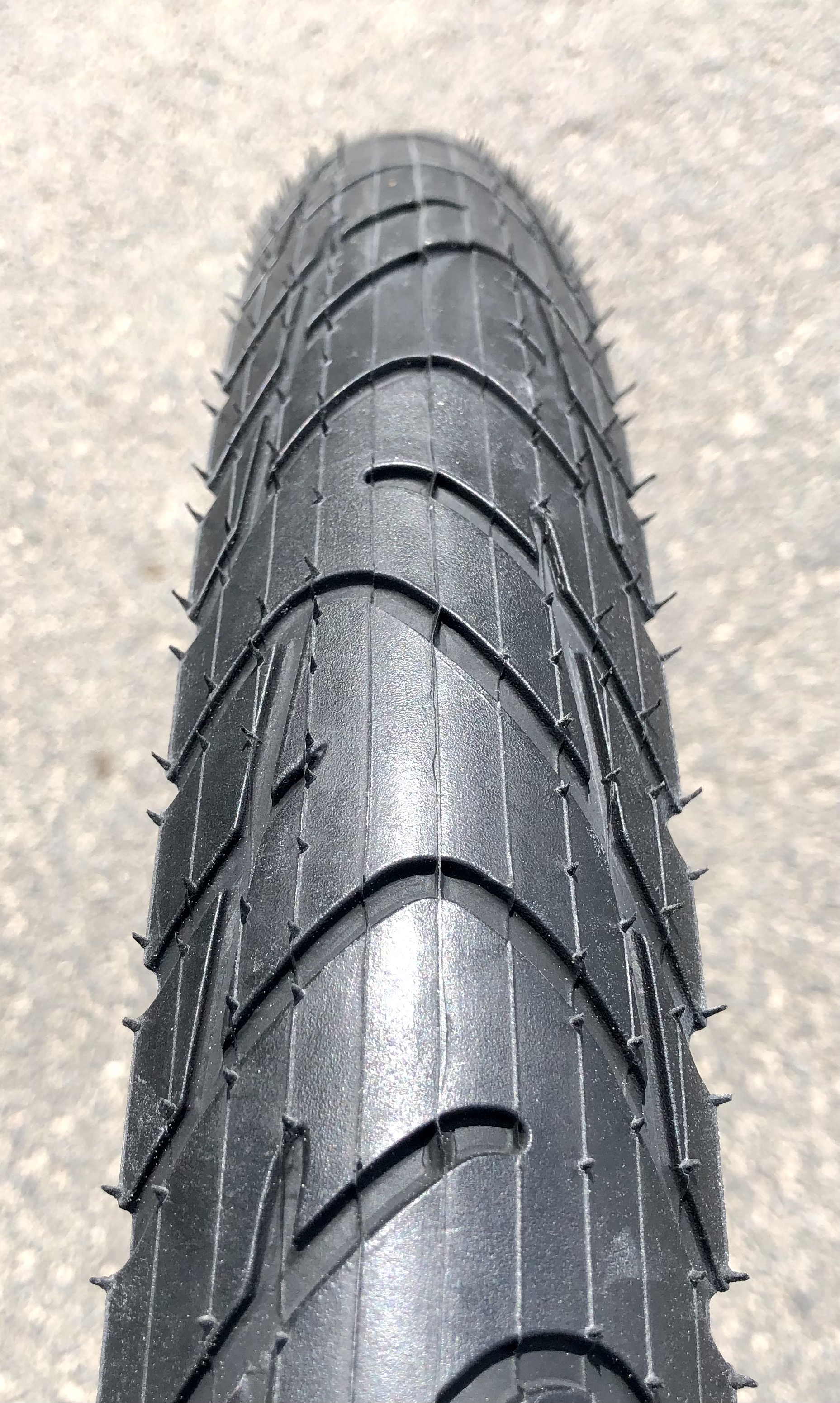 Tire_Beach_Bum_26x2-125_pattern