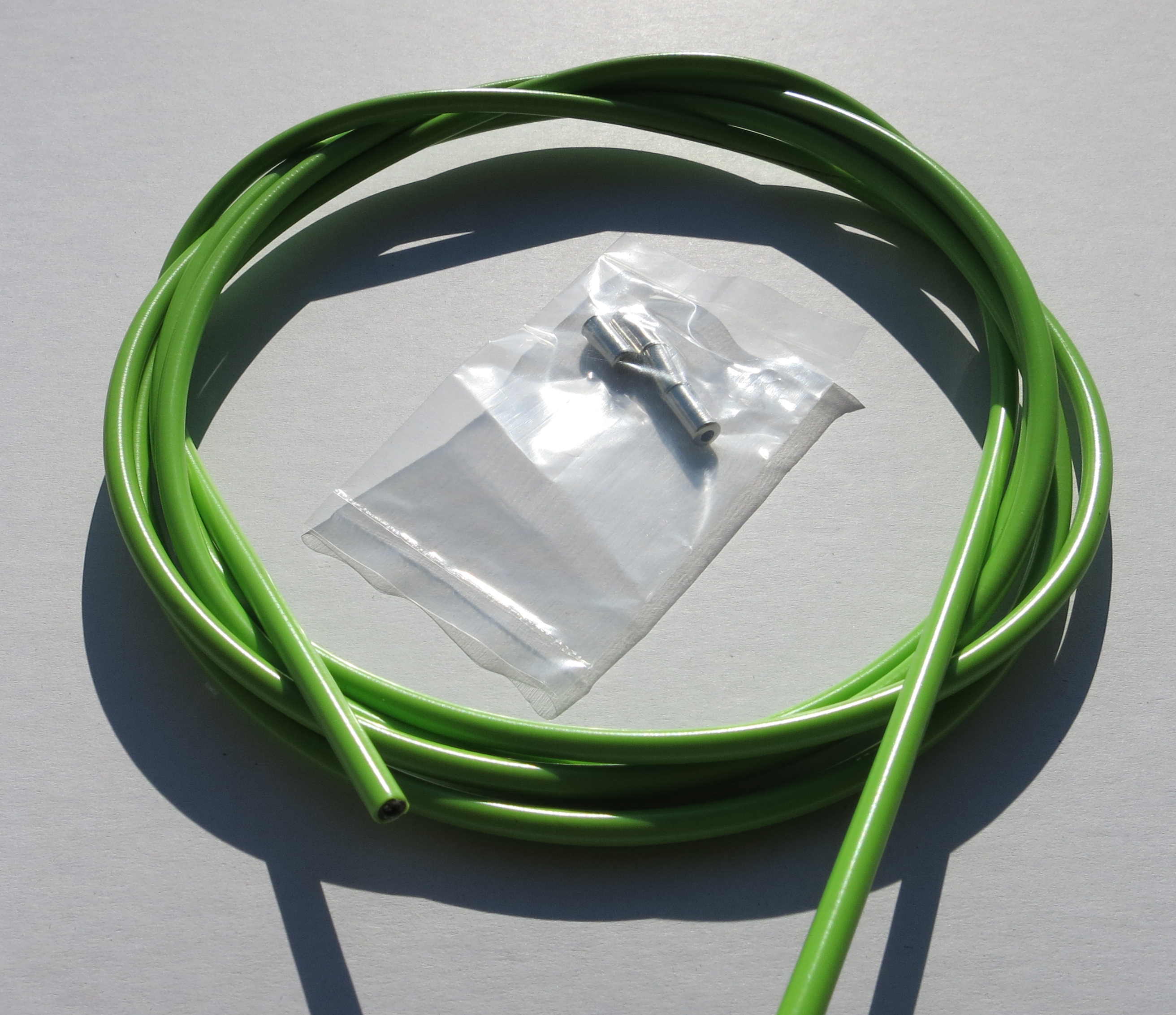 Cable exterior Bowden en verde claro
