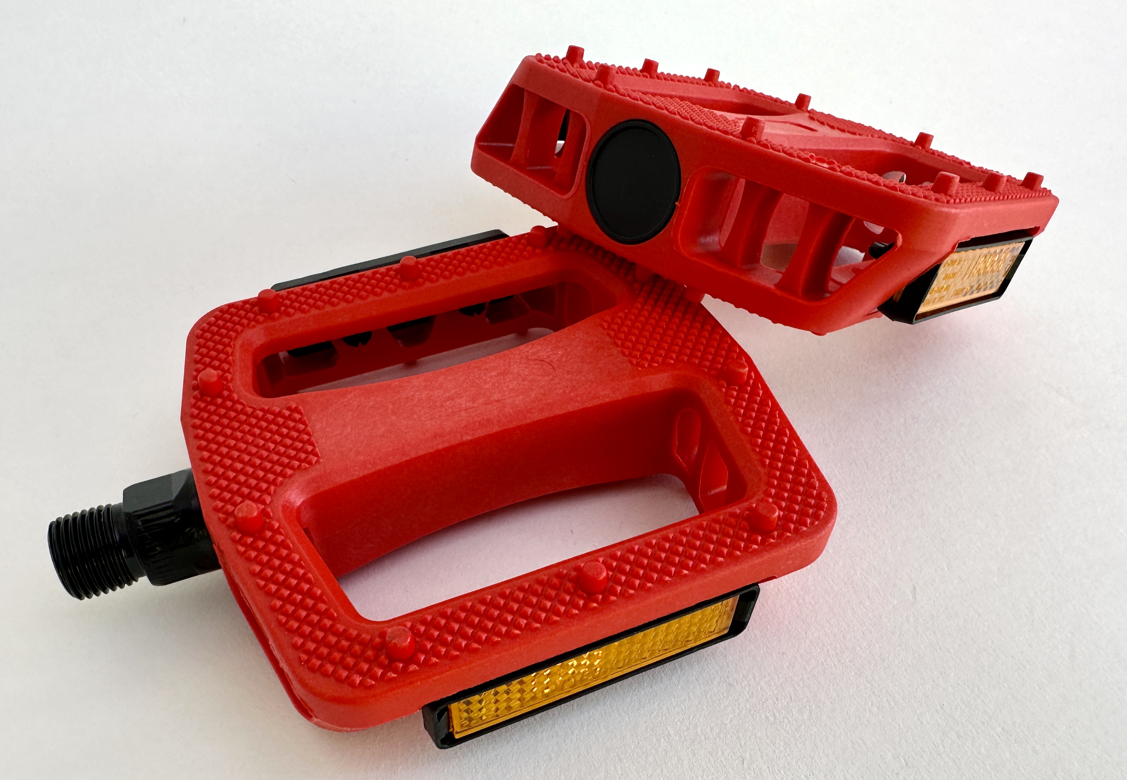 Pedale_Kunststoff_rot_a