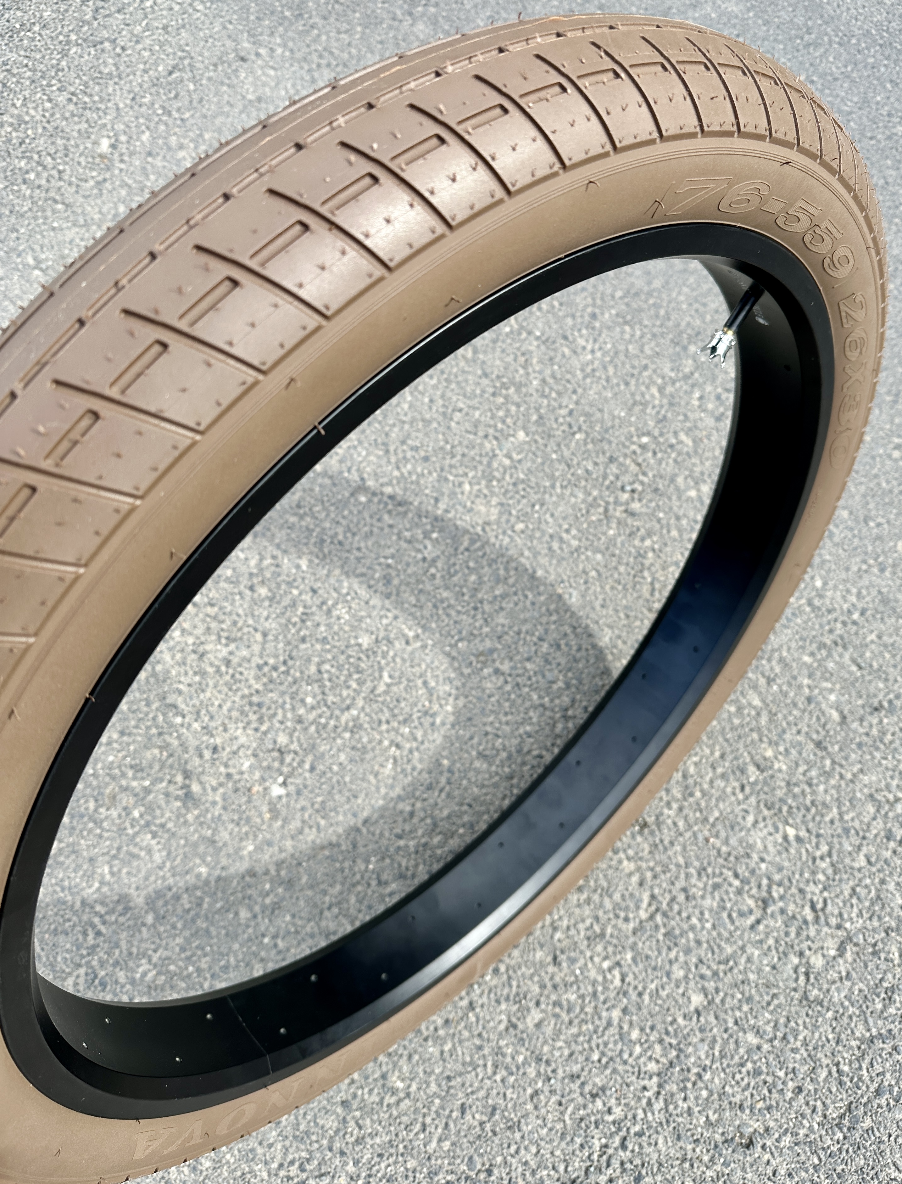 Neumáticos Street Brick Semi Slick 26 x 3.0 en marrón
