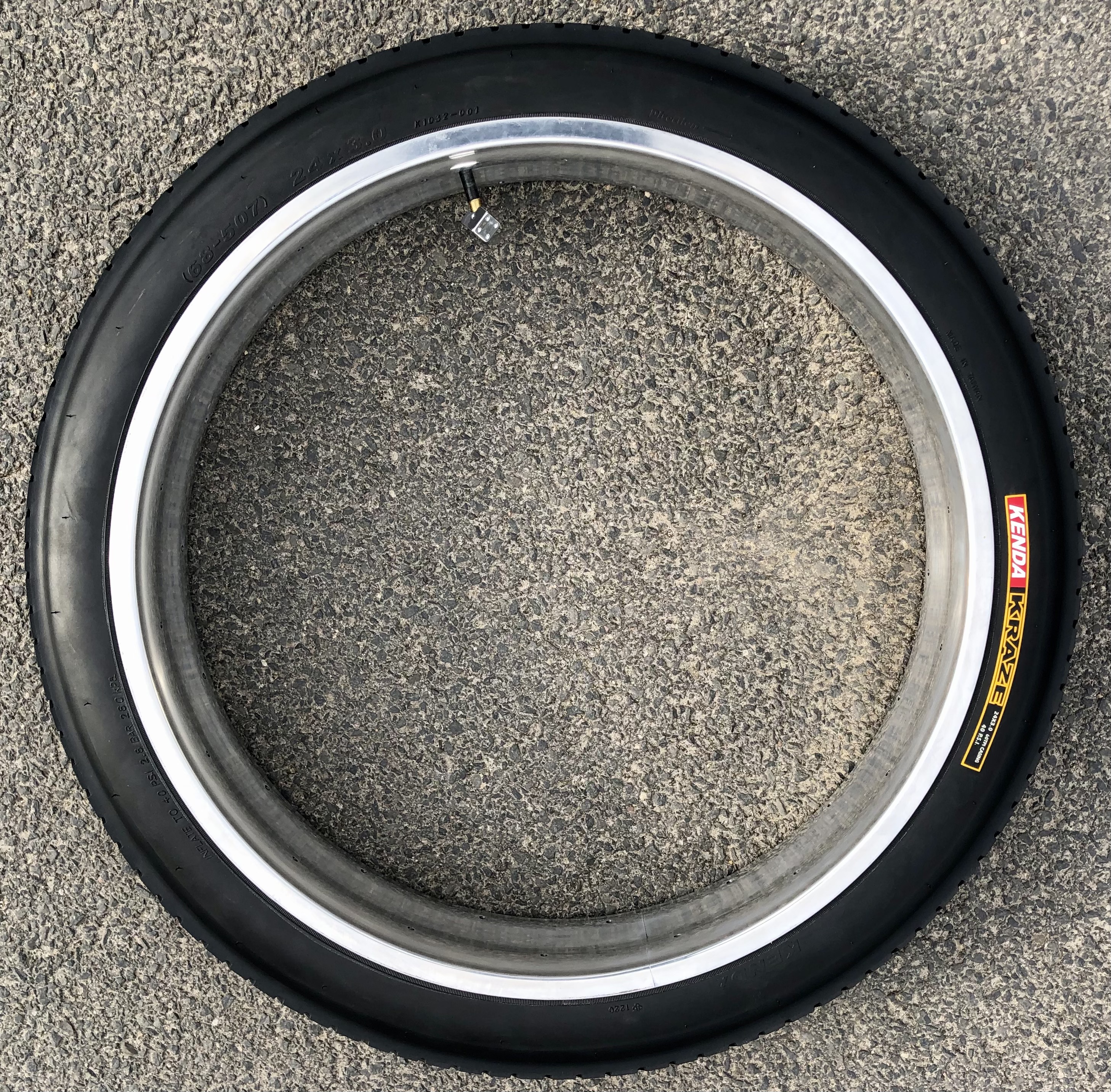 Tire_Kenda_Kraze_24x3_2