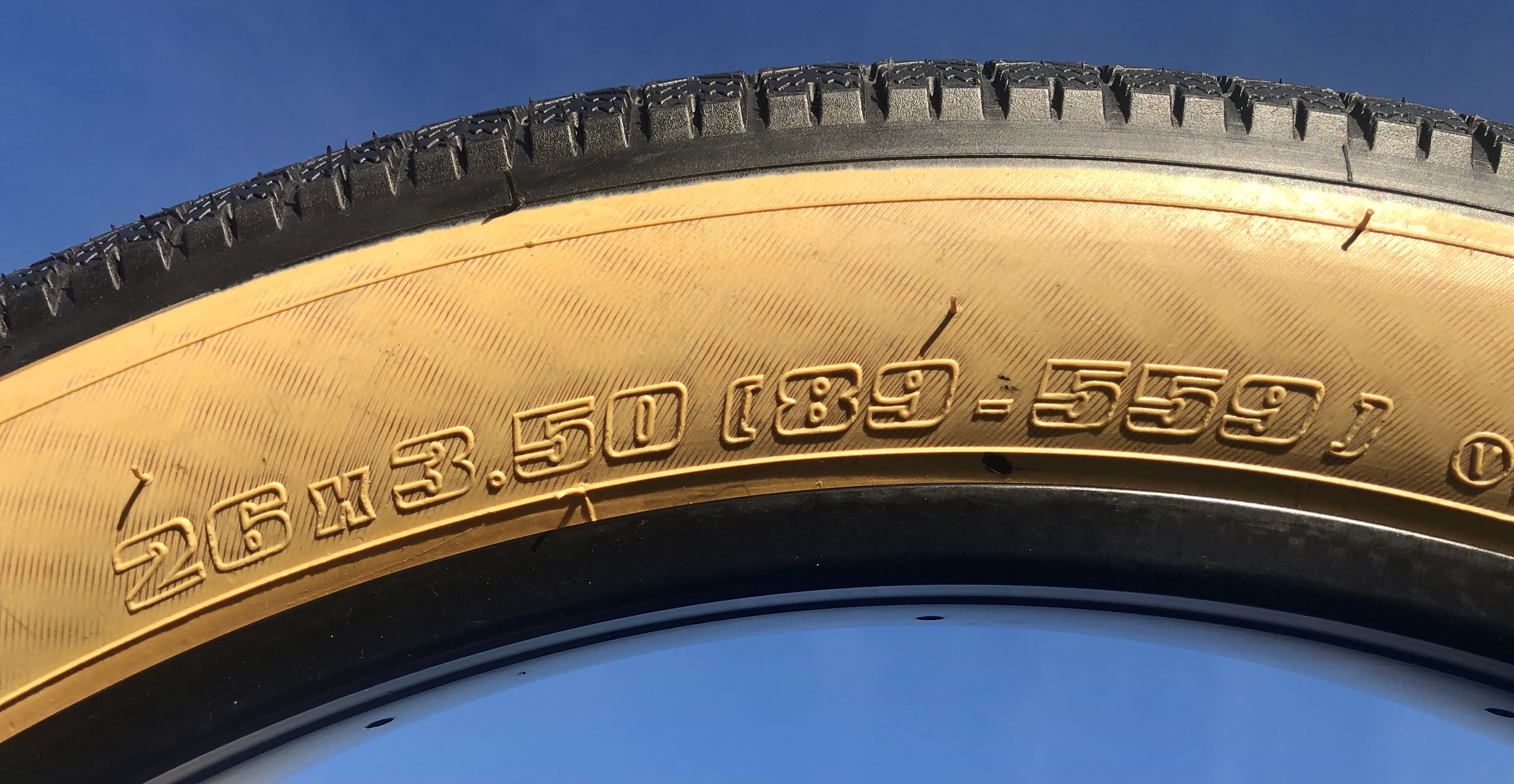 Neumático Cruiser / Fat Bike Vee Rubber Chicane skinwall 26 x 3.5 