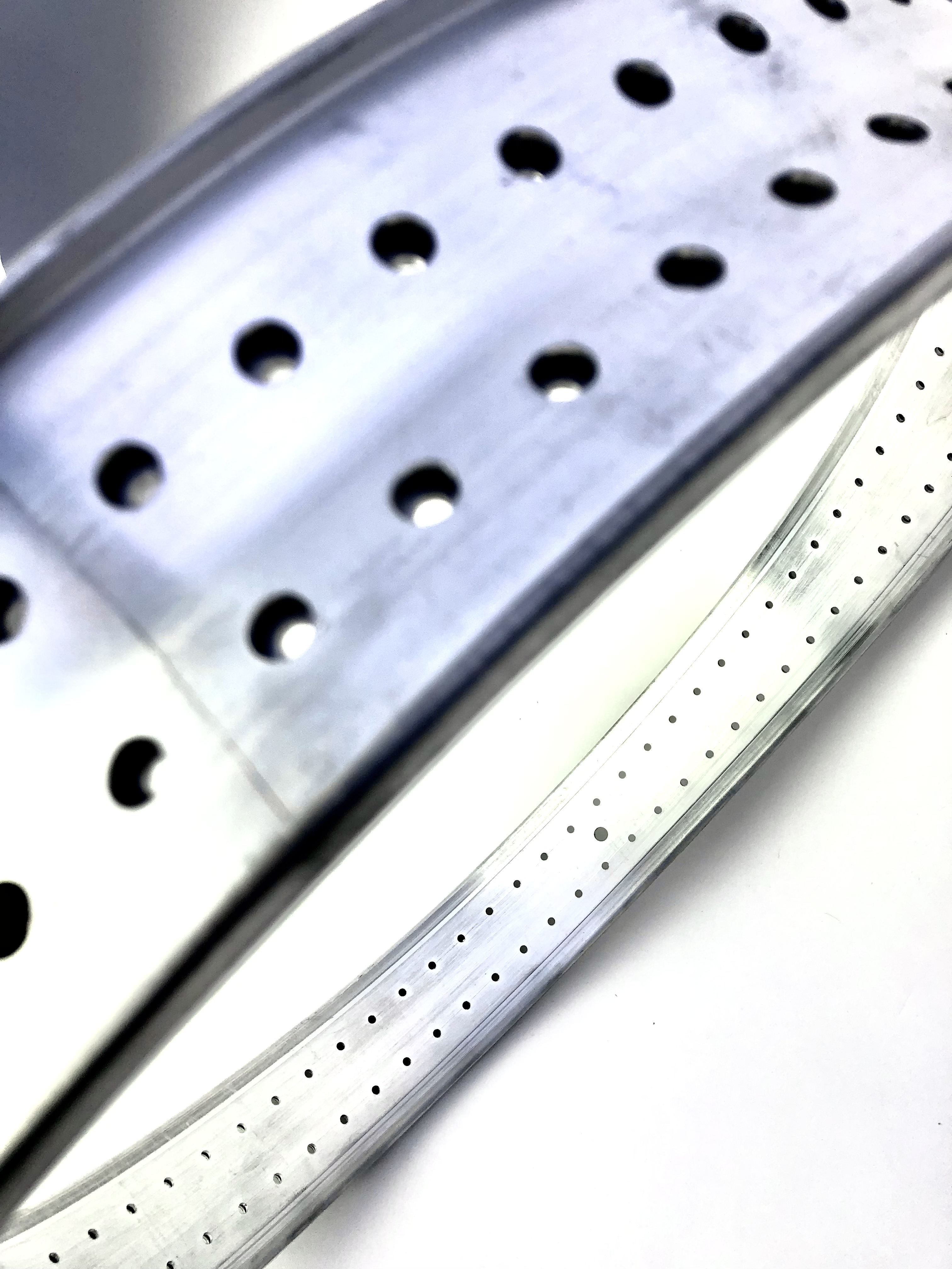 Llanta de aluminio de 26 pulgadas 82 mm, Orificios 144, en bruto / sin lacar