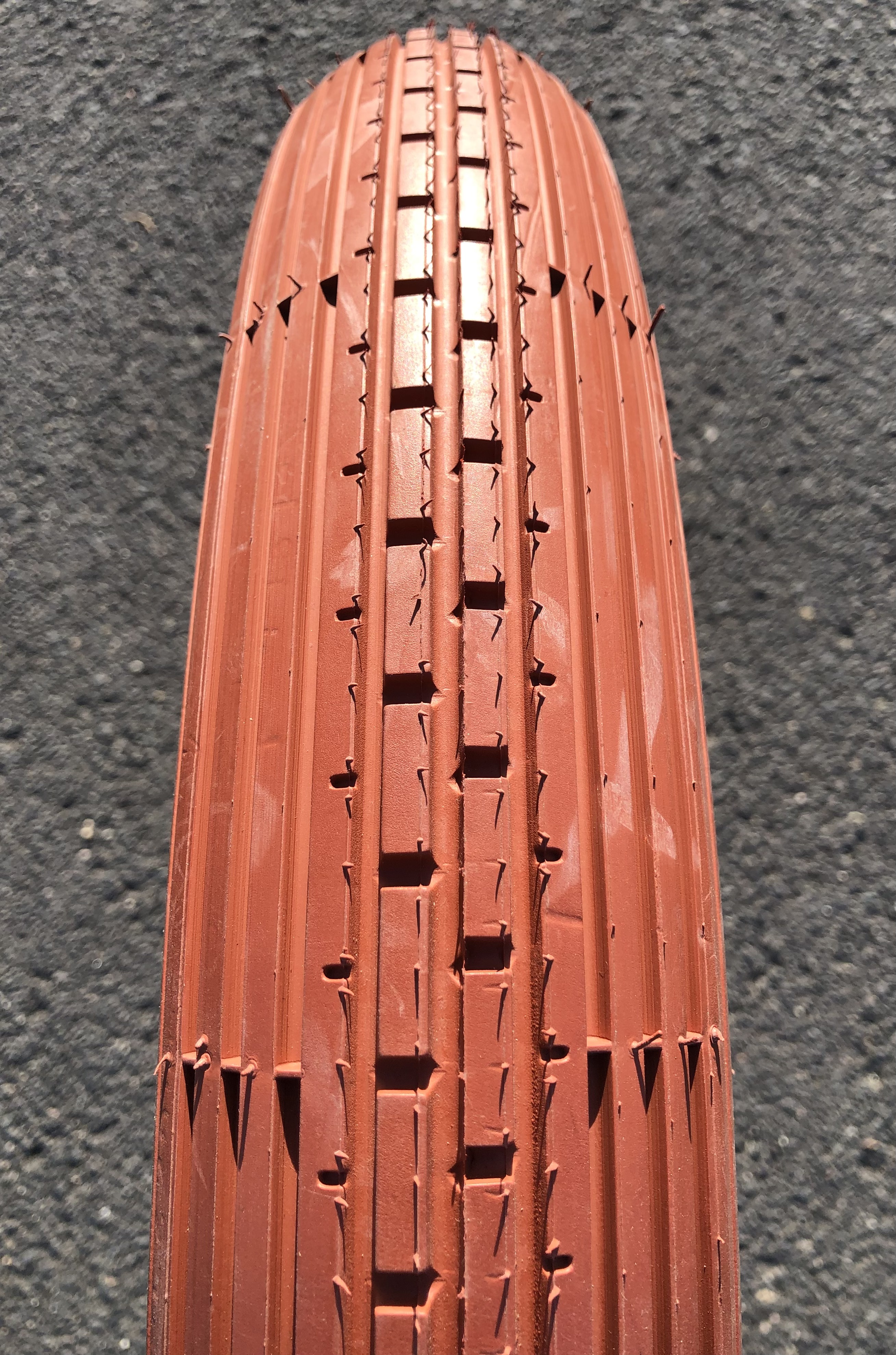 Fatbike_24x3_Thick-Brick_red_Low-Rider_Tire_7lZyihs1BVbFWN