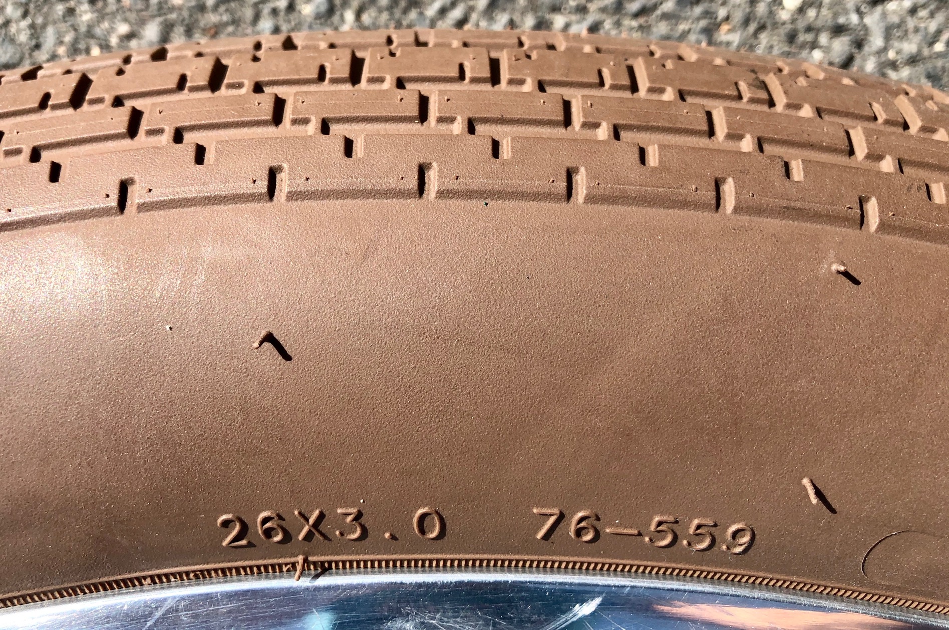 Neumáticos Super Brick 26 x 3.0 en marrón