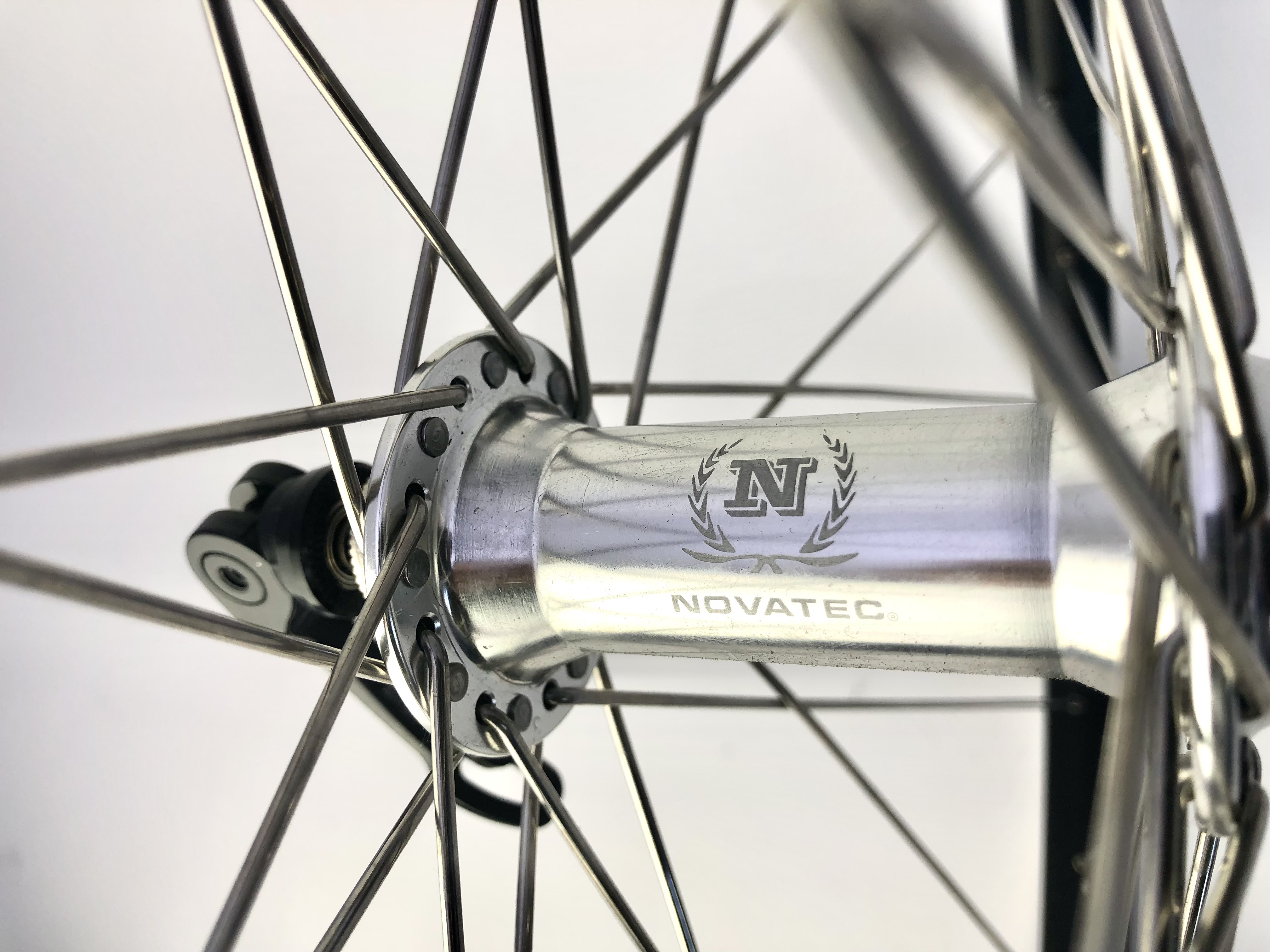 Vorderrad_Laufrad_26_mattschwarz_Novatec_03