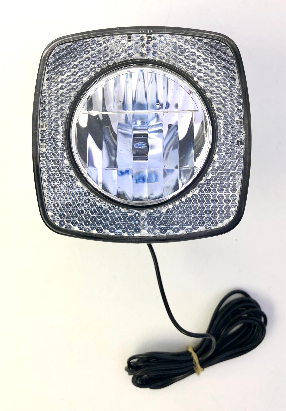 frontlampe-quadratisch-stvzo