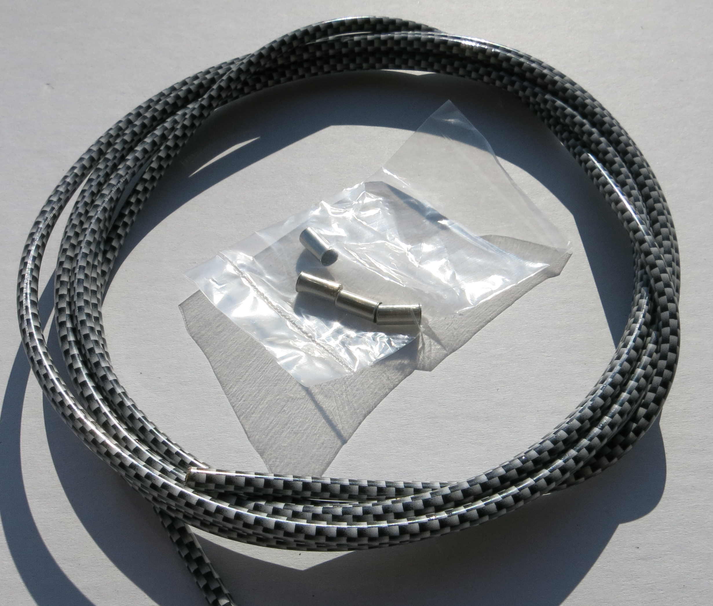 Cable exterior Bowden en gris/negro