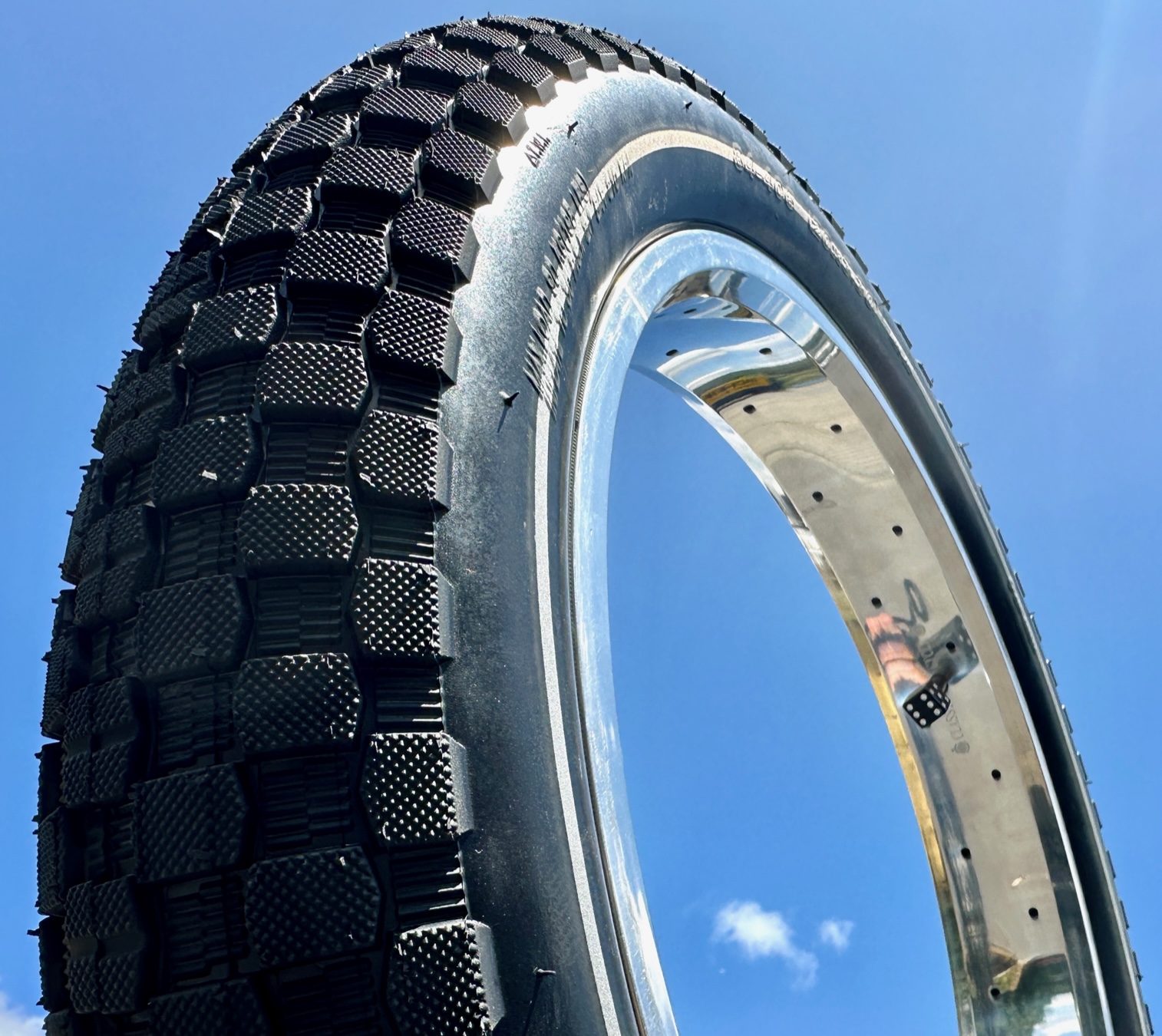 Kenda_K-Rad_20x3-30_Tire_FatBike_a