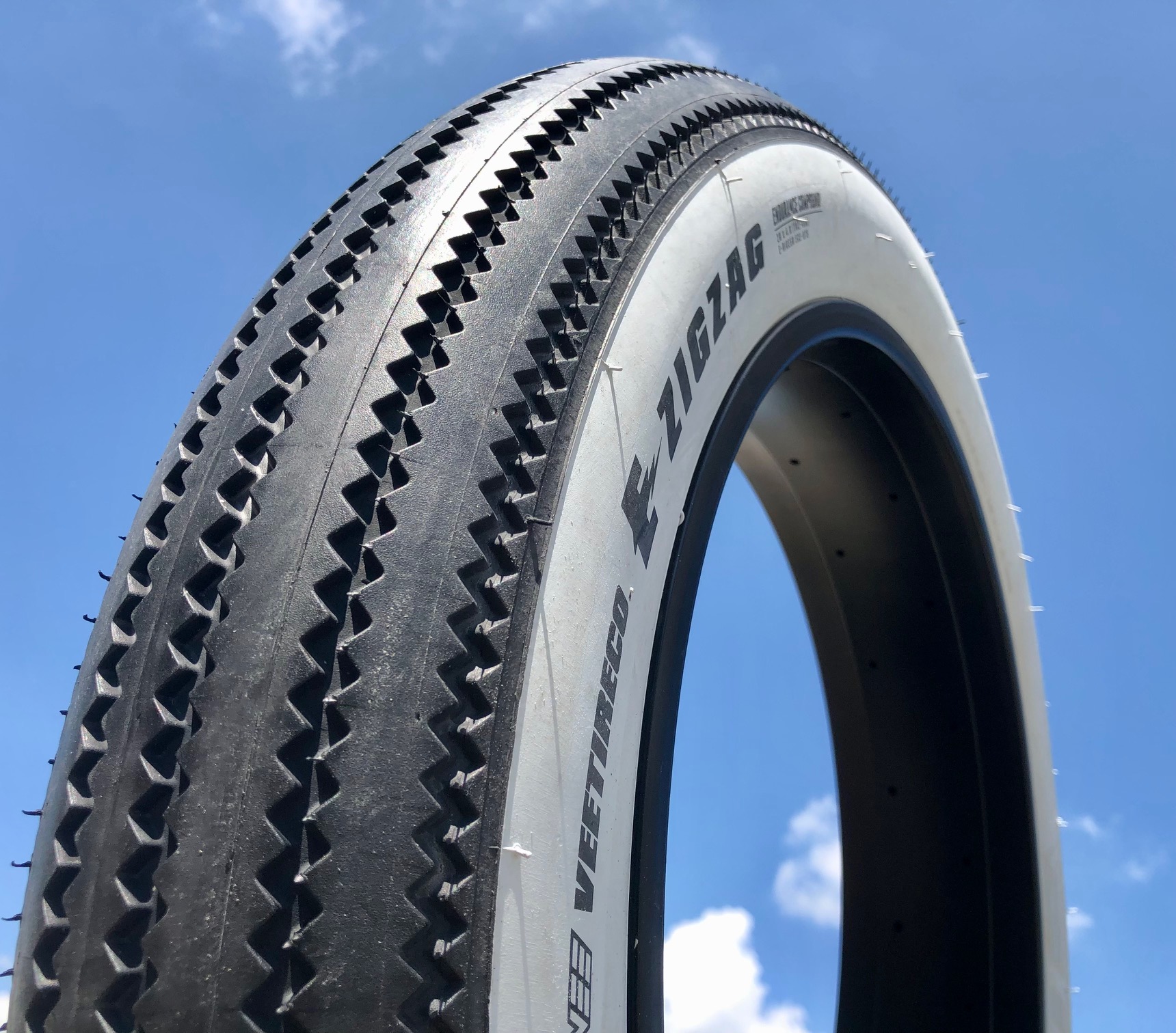 zigzag_vee_rubber_tire_reifen_204_20x4_weisswand_white_wall_11