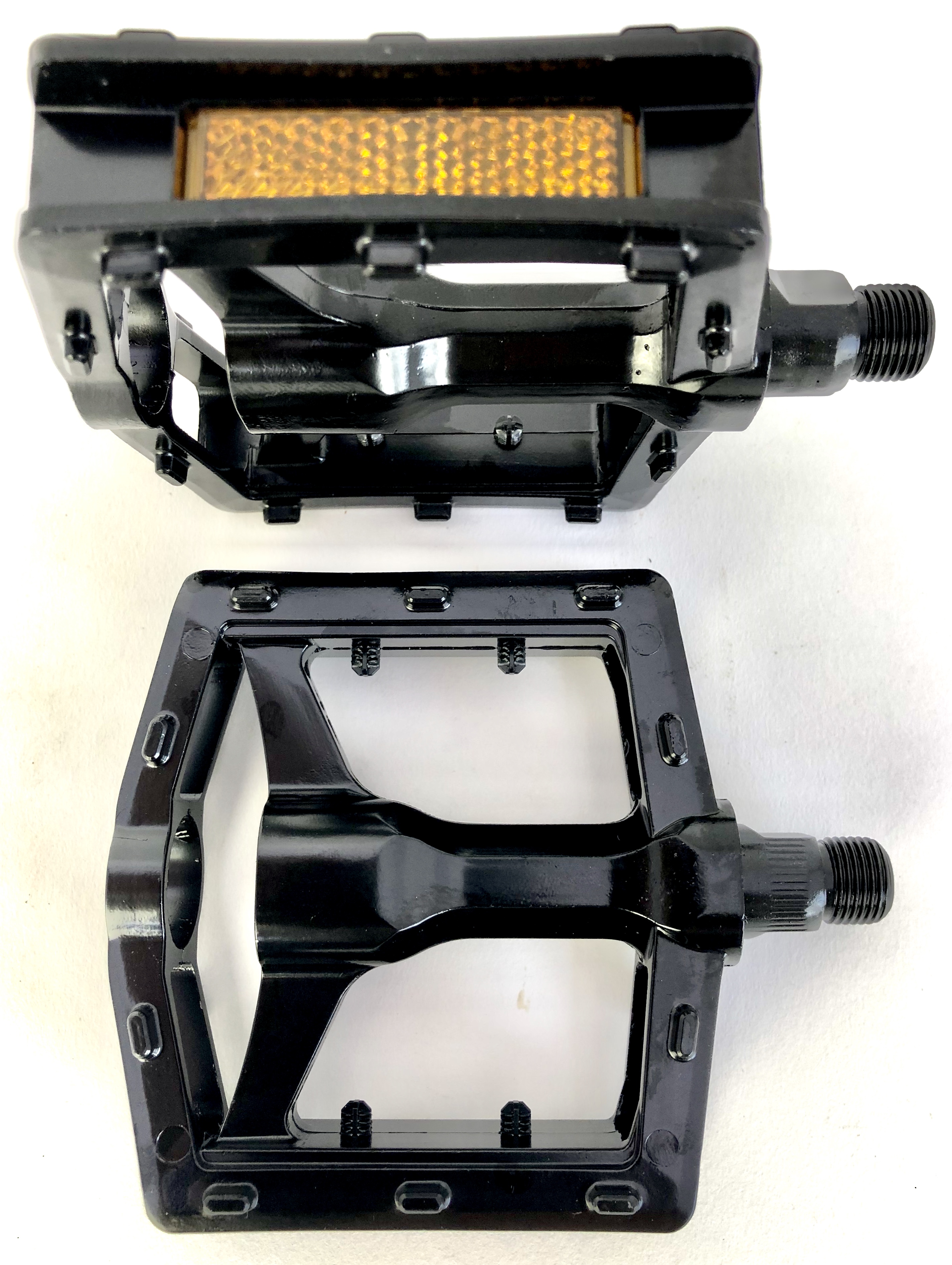 Alu - pedales   Y  con reflectante 9/16 pulgadas, en negro