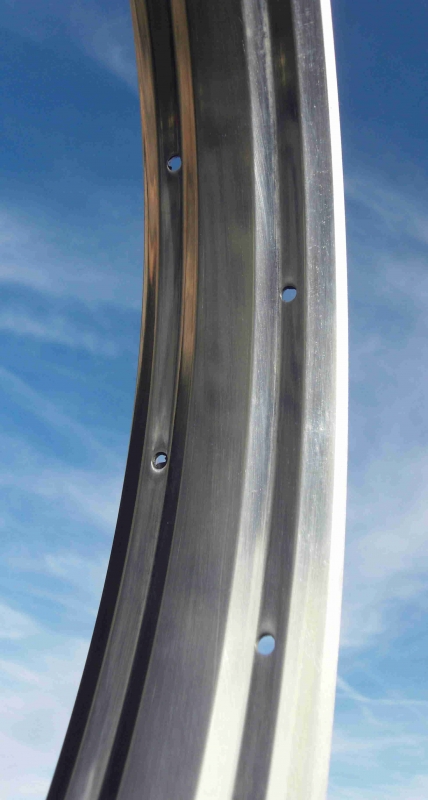 Llanta de aluminio de 24 pulgadas 56 mm muy pulido