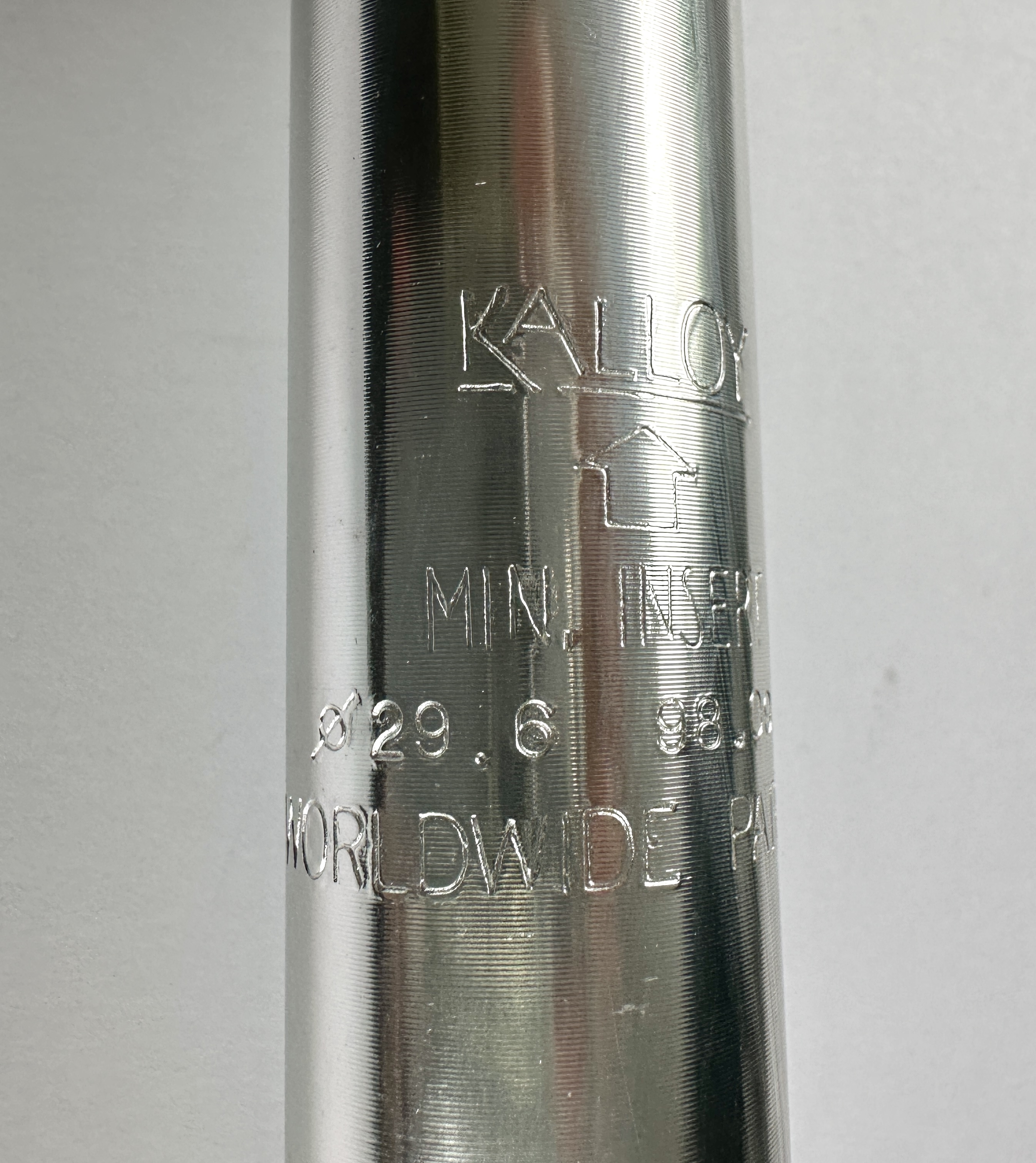 Kalloy SP 248  Tija de sillín con patente  29,6 mm  350 mm Alu