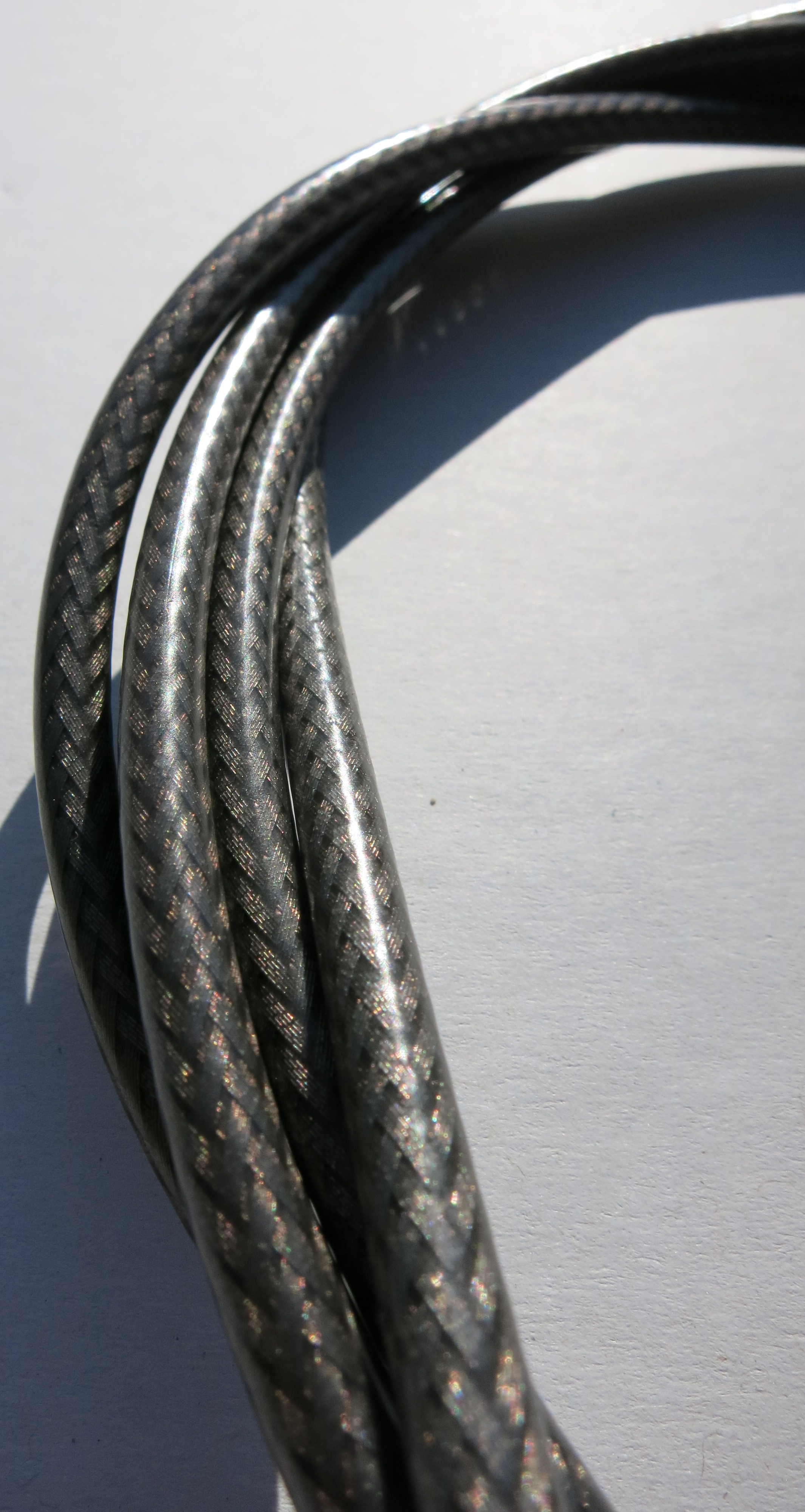 Cable exterior Bowden en gris trenzado