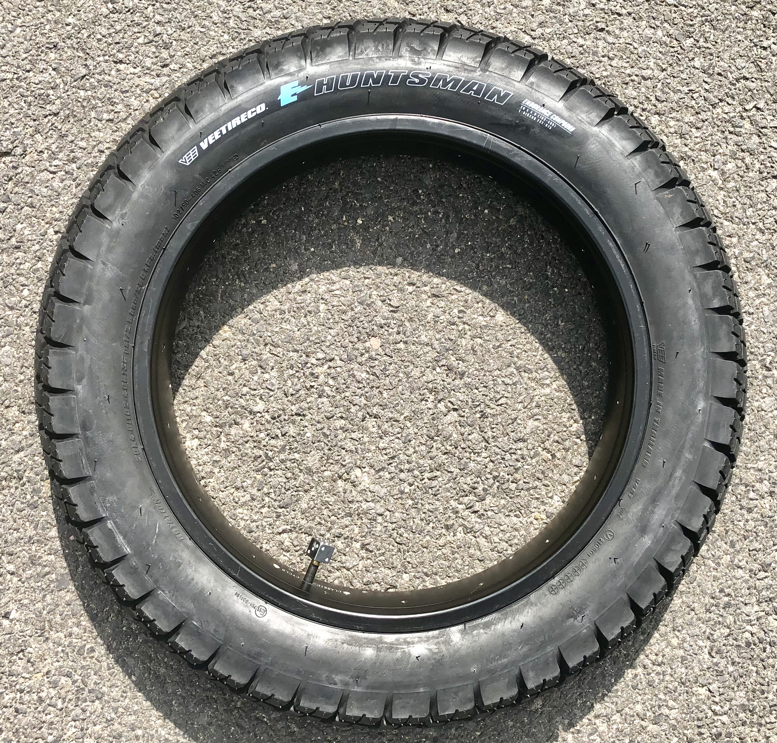 204 Neumáticos E-Huntsman  20 x 4.0 negro puro