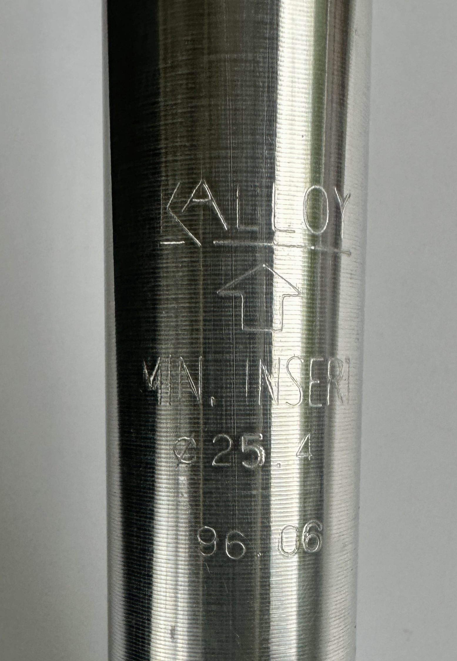Kalloy Tija de sillín con patente  25,4 mm  350 mm Alu