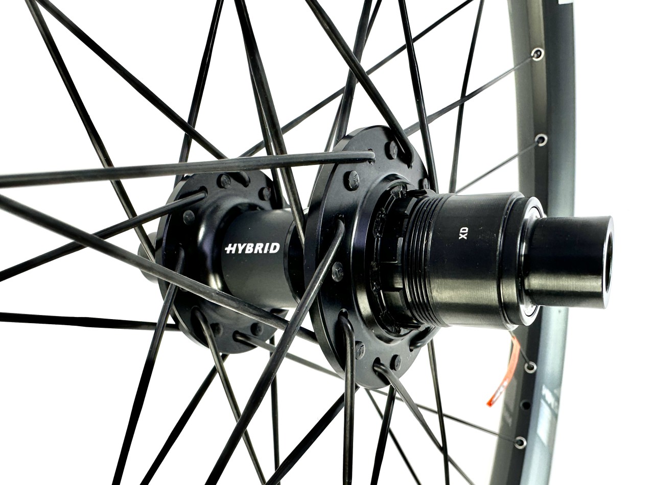 240: Un Buje Diseñado Para Alargar Tus Aventuras En EMTB. | DT Swiss